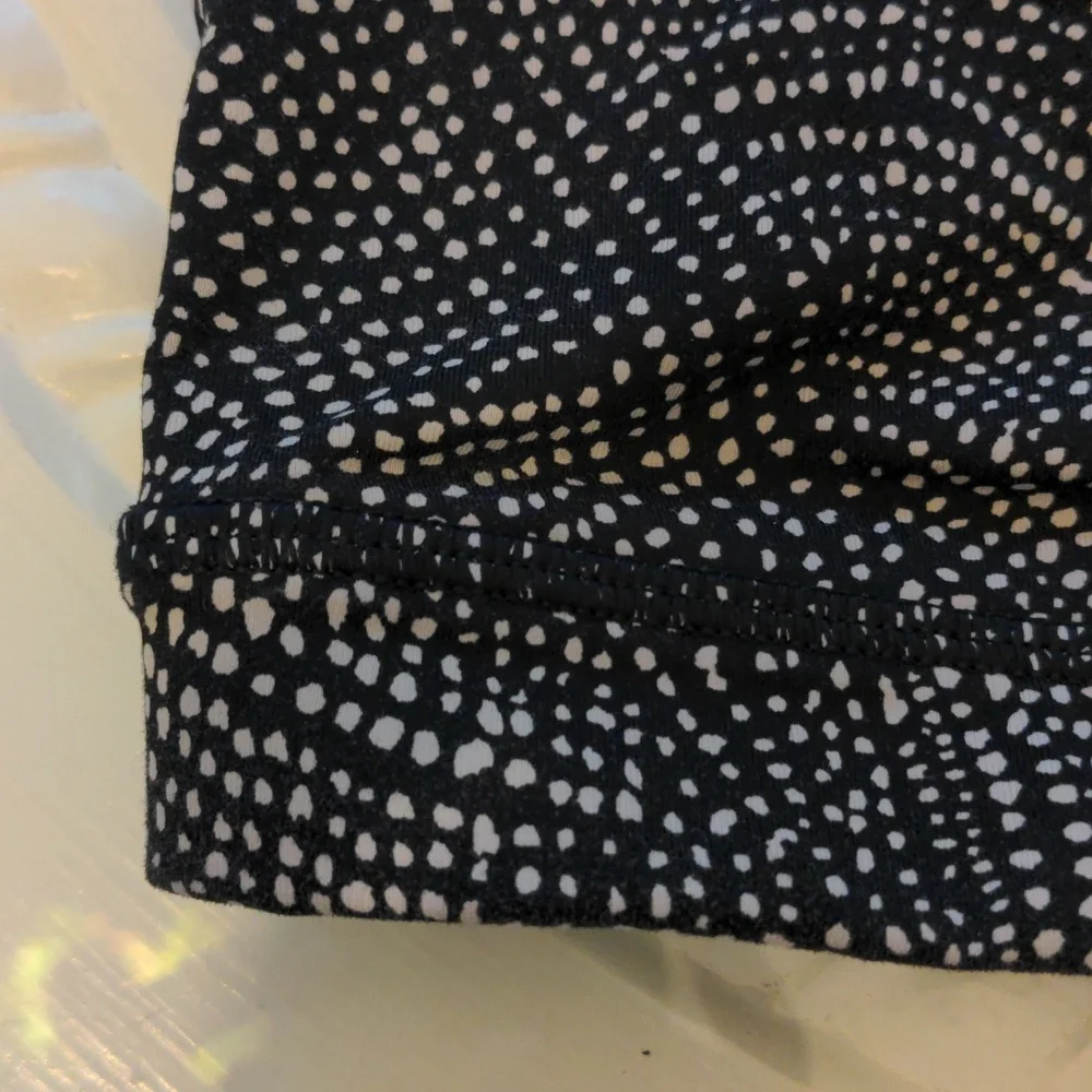 Lululemon Black and White Women's Sports Bra Small - Picture 4 of 10